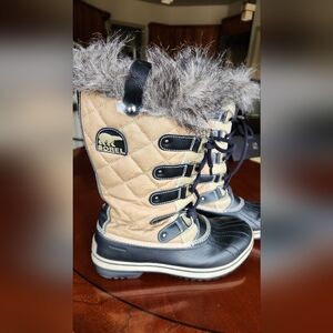 Sorel Tan and Black Waterproof Winter Boots